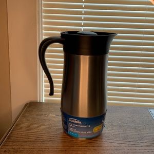 Trudeau Vacuum Insulated Carafe